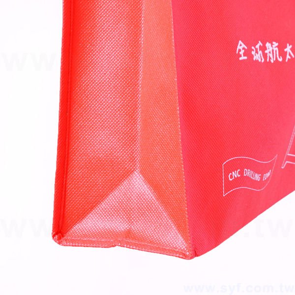 不織布手提立體袋-厚度80G-尺寸W40xH30xD10cm-雙面單色印刷(塑膠扣)_2